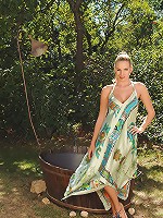 Babe Masturbating In Outdoor Shower