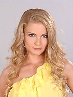 Slender blonde Cayenne masturbates