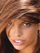 Morgan Dayne shows off her pretty and natural body