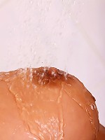 Sex blonde showering