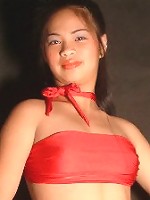 Sexy young Filipina babe bares her pussy to the World