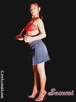 Sexy young Filipina babe bares her pussy to the World