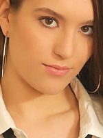 Nubiles.net Zarena Summers - Naked stunner pounds her pink pussy with a transparent dildo