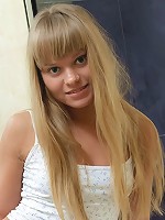 Babelicious.com (Pics) - Amelia - Amelia having a dip in the tub and plays with her pussy